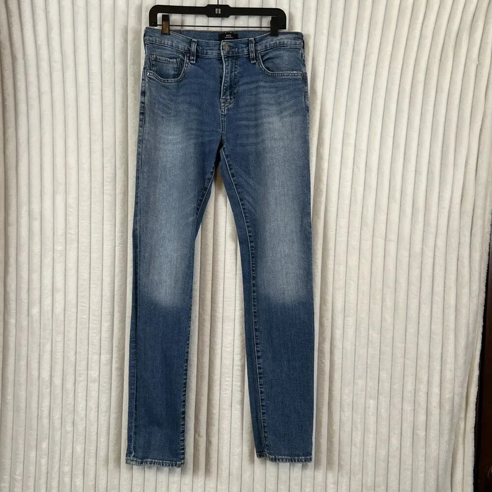 True Religion Rocco relaxed Medium Wash skinny jeans size 31